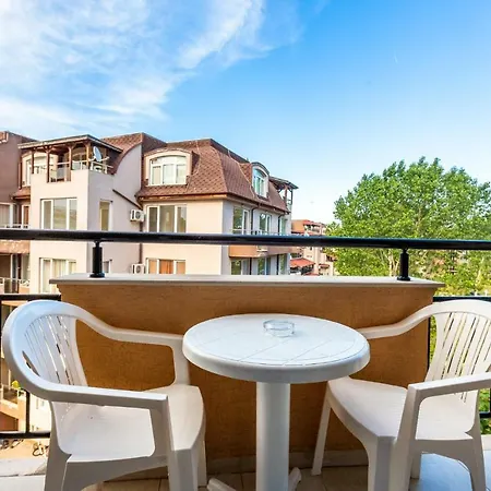 Aparthotel Vip Zone 3*
