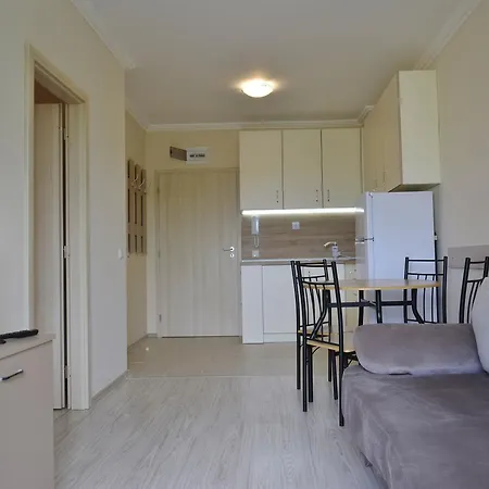 Aparthotel Vip Zone 3*