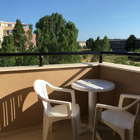 Vip Zone Aparthotel 3*