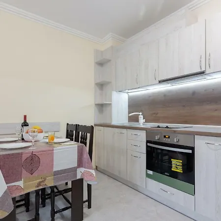 Aparthotel Vip Zone 3*